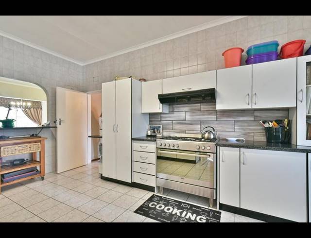 3 BEDROOM HOUSE FOR SALE IN BRACKENHURST